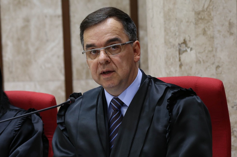 Osni Cardoso Filho foi empossado como novo desembargador do TRF-4 nesta segunda-feira (9) (Foto: Divulgação/TRF-4)