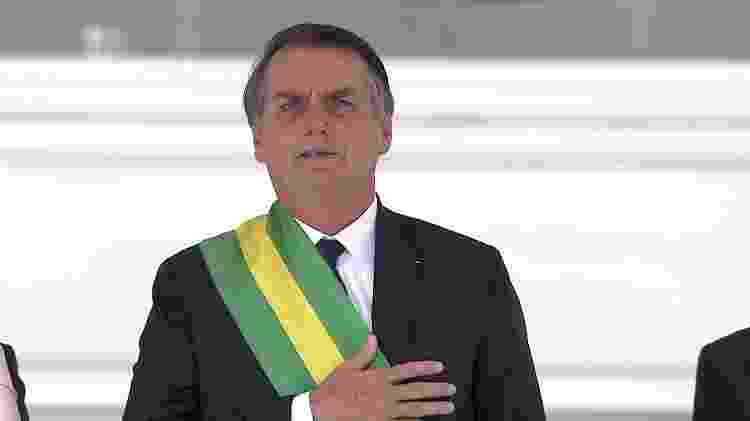 Resultado de imagem para fotos de bolsonaro tomando posse como presidente