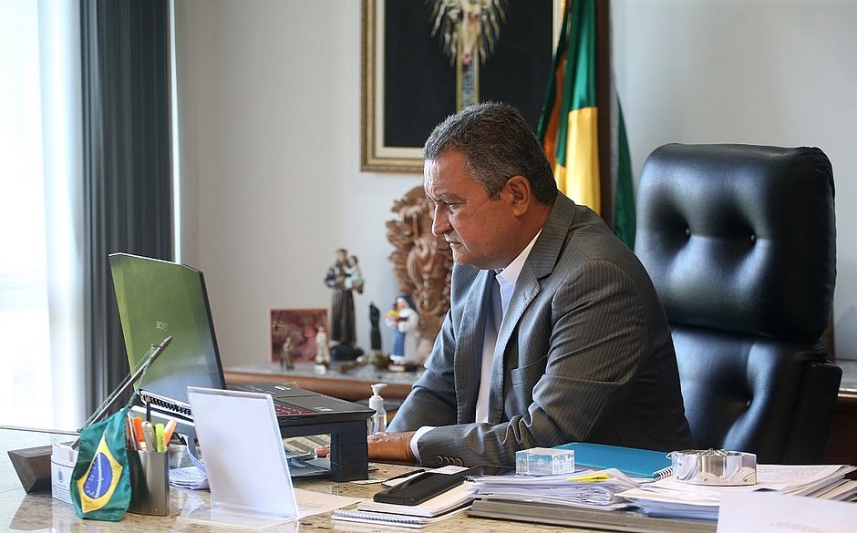 Responsáveis por aglomerações serão responsabilizados criminalmente, diz Rui