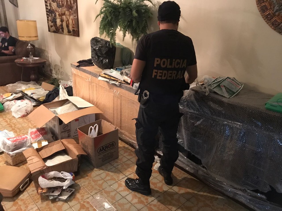 Na casa do ator em GuarujÃ¡, SP, policiais encontraram 30 mil arquivos ilÃ­citos  (Foto: DivulgaÃ§Ã£o/PolÃ­cia Federal)