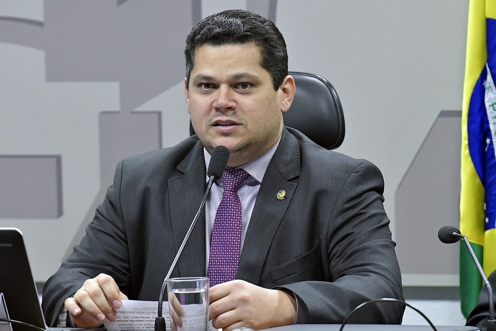 O senador Davi Alcolumbre durante sessão de uma comissão do Senado â?? Foto: Geraldo Magela/Agência Senado