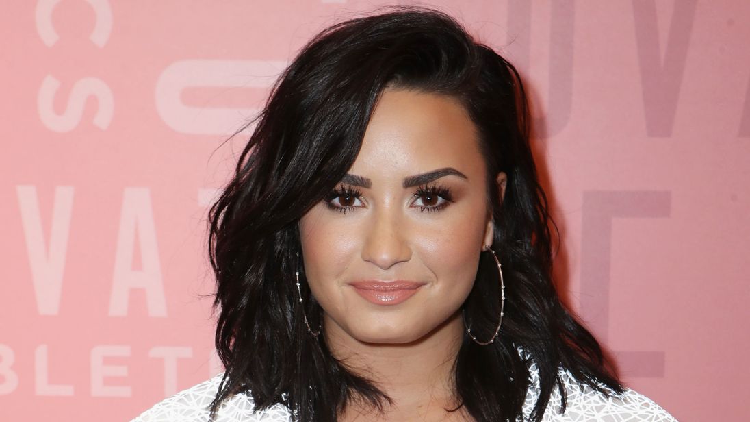 Resultado de imagem para DEMI LOVATO Ã? HOSPITALIZADA POR OVERDOSE, DIZ SITE