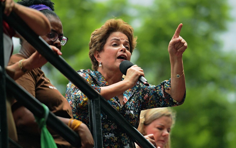 A ex-presidente Dilma Rousseff em imagem de janeiro de 2018, durante protesto em rente à Assembleia Legislativa do Rio Grande do Sul, em Porto Alegre â?? Foto: Carl de Souza/AFP