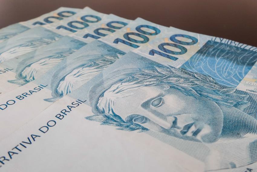 Resultado de imagem para Contas pÃºblicas tÃªm dÃ©ficit de R$ 17,4 bilhÃµes em fevereiro