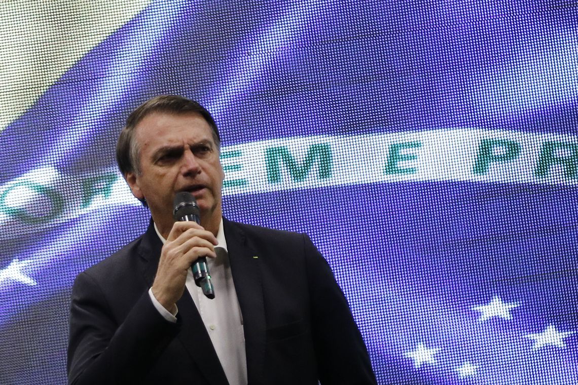 O presidente da República, Jair Bolsonaro,e a primeira dama, Michele Bolsonaro, assistem ao culto na Igreja Batista Atitude.