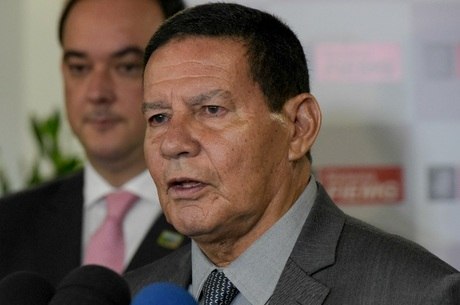 Resultado de imagem para 'Se tiver que ir para a guerra, levo Moro e Dallagnol comigo', afirma Mourão