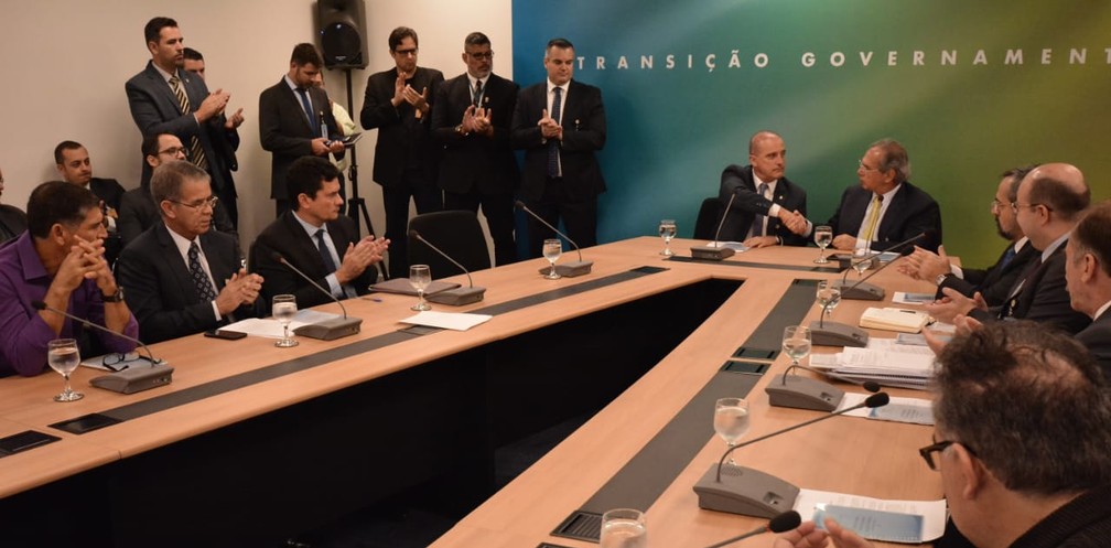 Futuros ministros e assessores durante reunião geral do gabinete de transição de governo nesta quinta-feira (8) â?? Foto: Divulgação/Rafael Carvalho/equipe de transição