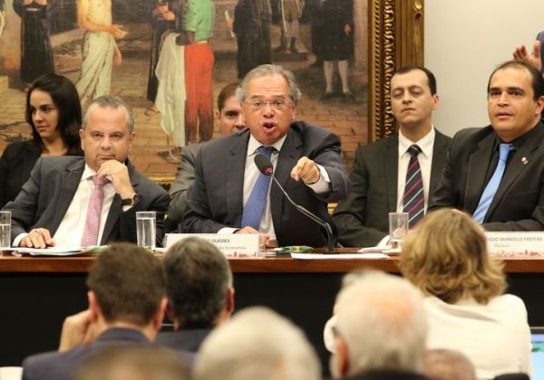 O ministro da Economia, Paulo Guedes, em audiência na Câmara dos Deputados (Foto: Fabio Rodrigues Pozzebom/Agência Brasil)