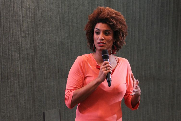 Resultado de imagem para PolÃcia Federal cumpre, no Rio, mandados no caso Marielle