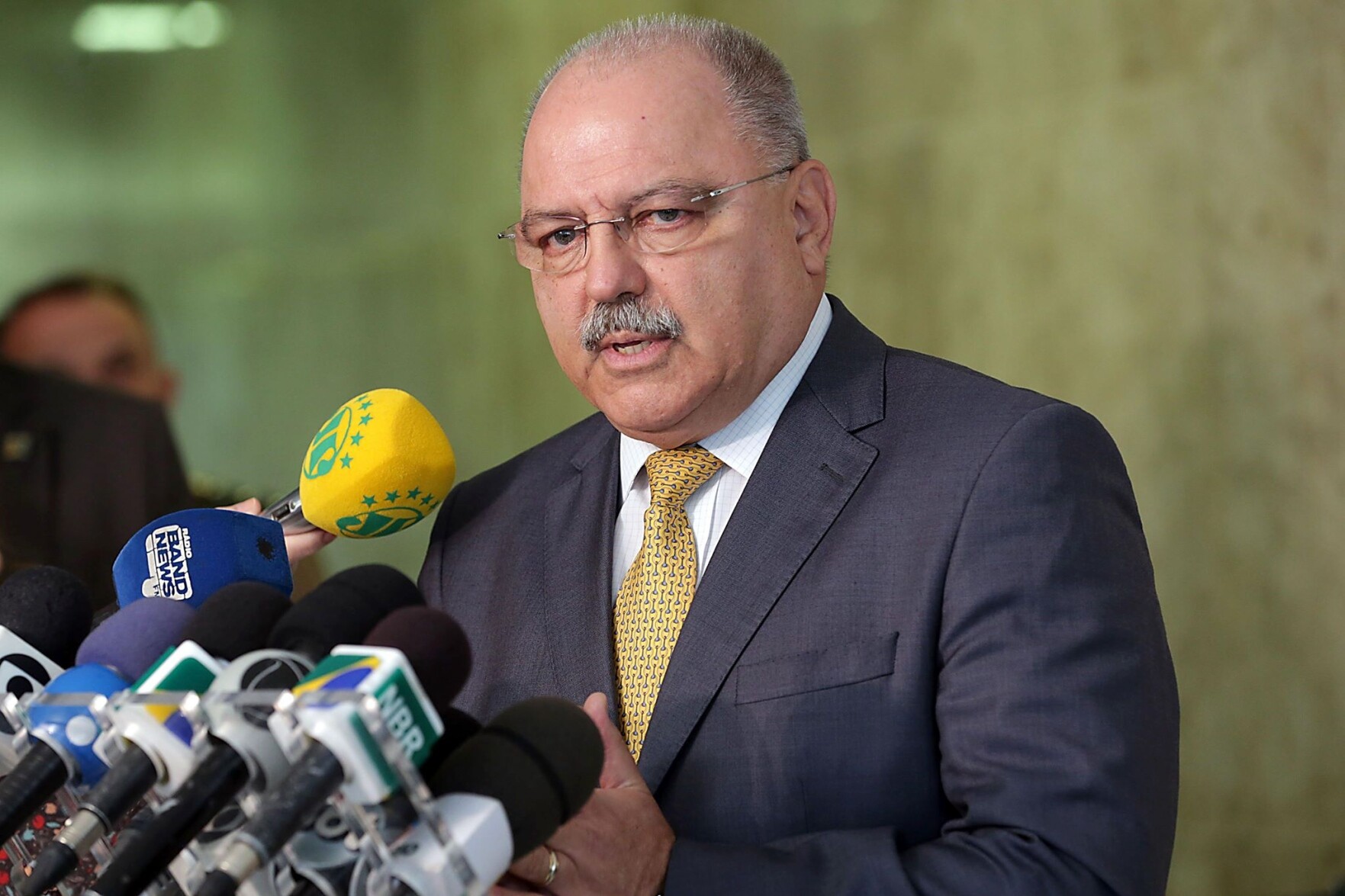 Resultado de imagem para Governo vai usar â??todo poder de polÃciaâ?? para garantir desconto de diesel