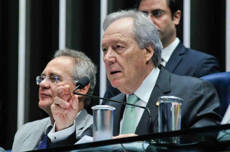 Lewandowski lembra que senadores são agora 'verdadeiros juízes'