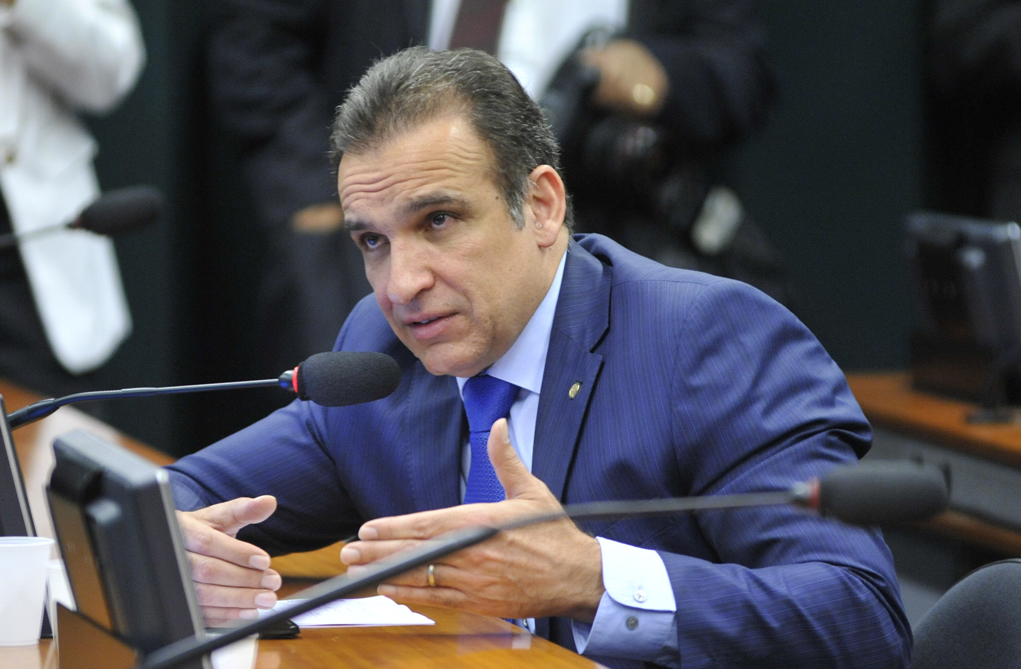 Reunião ordinária para votação do Parecer oferecido pelo relator, Dep. Laerte Bessa (PR-DF) ao PL 5.865/16 - do Poder Executivo - que