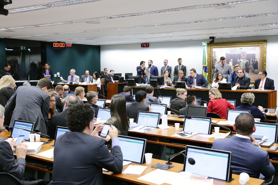 Sessão da CCJ da Câmara para votar parecer da reforma da Previdência