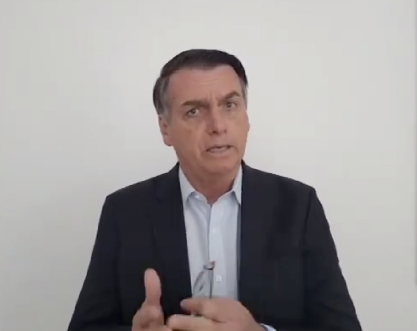 Resultado de imagem para Bolsonaro nega criação de imposto para igrejas