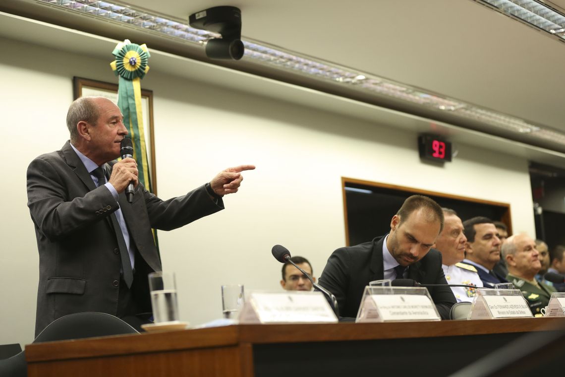 O ministro da Defesa, Fernando Azevedo participa de audiência na Comissão de Relações Exteriores e de Defesa Nacional da Câmara.