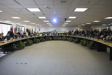 Futuros governadores, o presidente do Supremo Tribunal Federal, Dias Toffoli, do Superior Tribunal de Justiça, João Otávio de Noronha, e demais autoridades, durante abertura do II Fórum de Governadores.