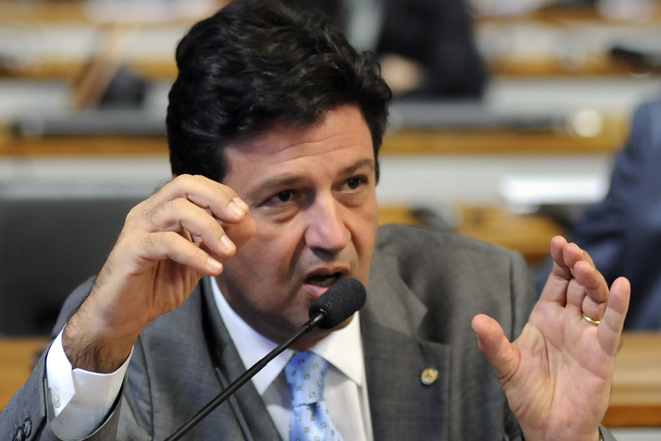 Resultado de imagem para fotos do deputado mandetta