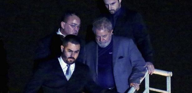 Resultado de imagem para Vaza Ã¡udio de voo de Lula: 'Manda esse lixo janela abaixo'
