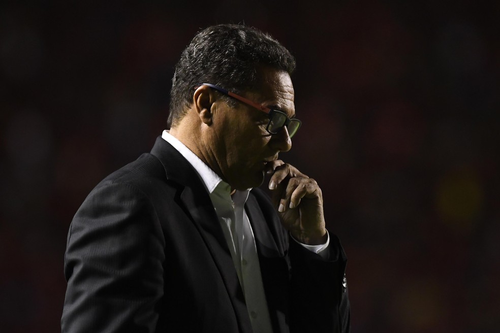 Sport não deu maiores explicações sobre a saída de Luxemburgo (Foto: Agência Estado)