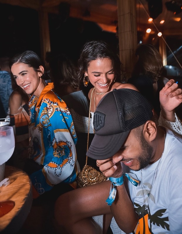 Bruna Marquezine, Manu Gavassi e Hugo Gloss (Foto: Gabriel Siqueira/DivulgaÃ§Ã£o)