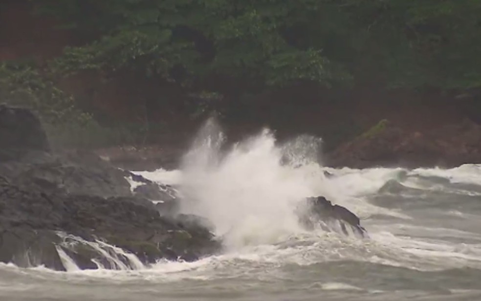 Mau tempo em Salvador â?? Foto: ReproduÃ§Ã£o/TV Bahia