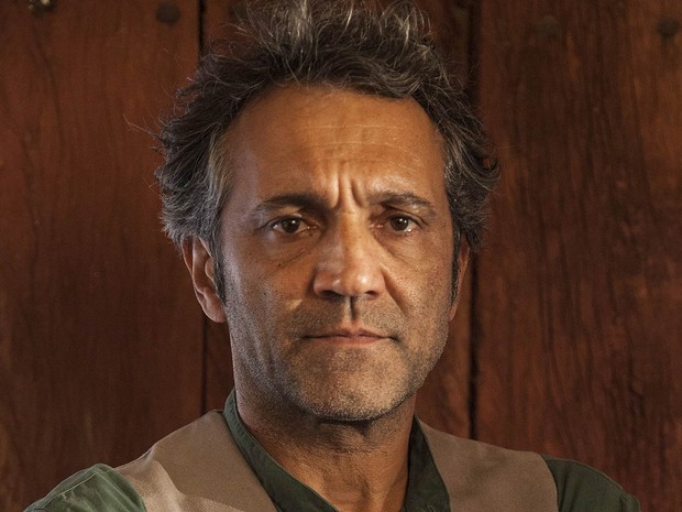 Domingos Montagner como o personagem Santo, da novela 'Velho Chico' (Foto: Pedro Curi/TV Globo)