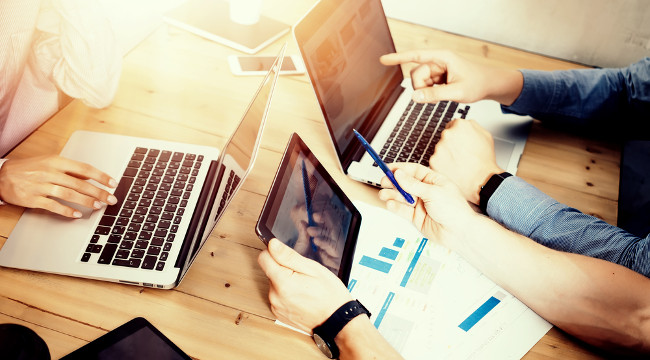 Profissões para quem gosta de computador - Brasil Escola