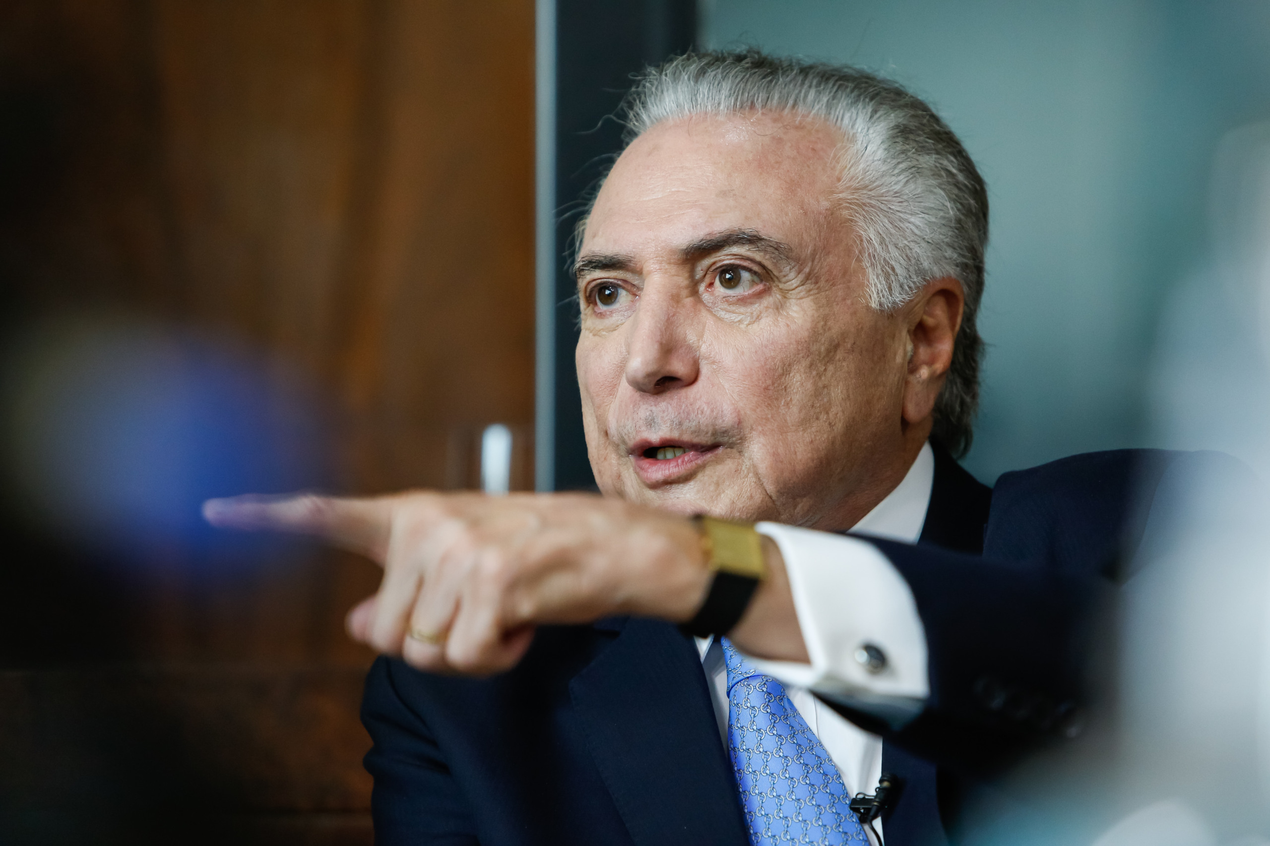 Resultado de imagem para Temer ainda estuda nome para a presidência da Petrobras