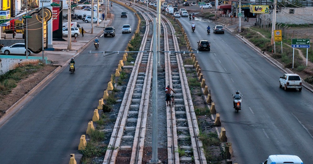 VLT de CuiabÃ¡ tem sÃ³ 6 km de trilhos construÃ­dos, do total de 22 km (Foto: Gcom-MT)