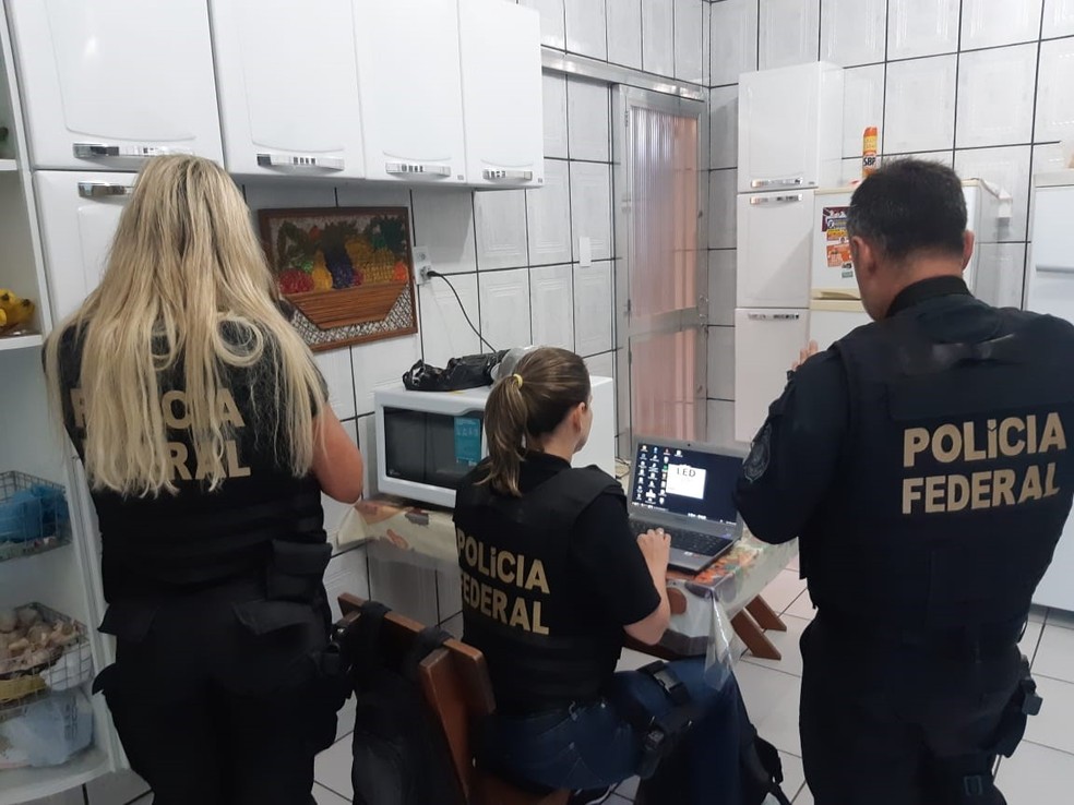 Policiais federais no Rio de Janeiro durante operção contra pedofilia â?? Foto: Divulgação