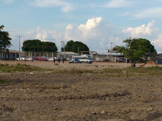 Detentos foram levados para a Penitenciária Agrícola de Monte Cristo, na zona Rural da cidade; unidade teve confronto entre facções no último domingo (16) (Foto: Marcelo Marques/G1 RR)