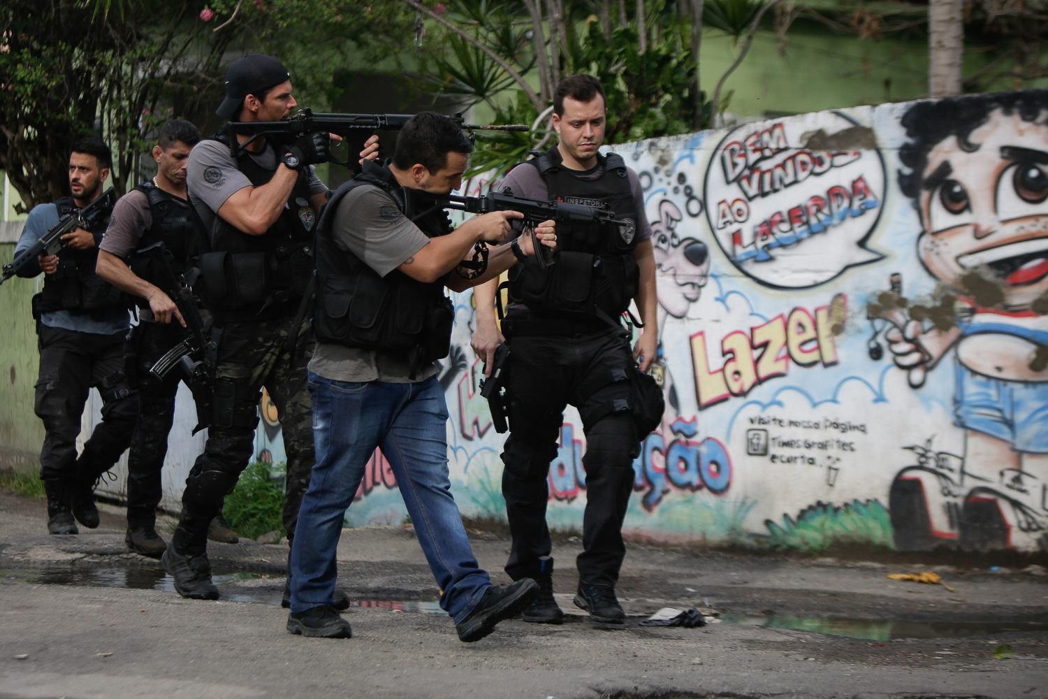 Resultado de imagem para Policiais Civis  na Baixada Fluminense
