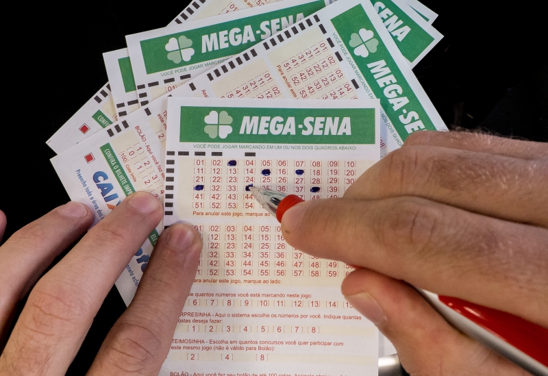 Resultado de imagem para Mega-Sena acumula de novo e deverá pagar R$ 60 milhões no próximo sorteio