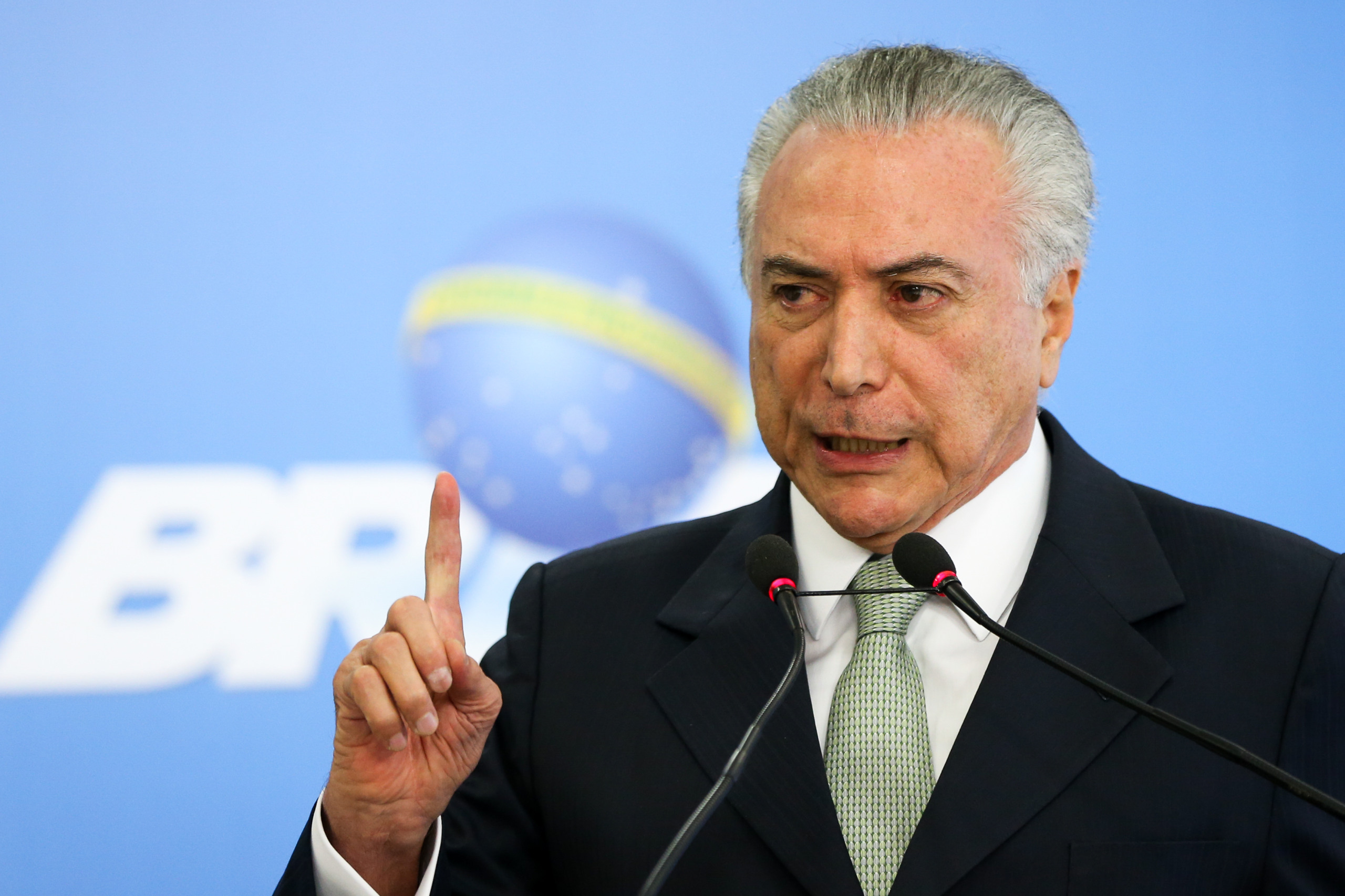 Resultado de imagem para Procuradoria quer Temer réu em caso da mala com R$ 500 mil a ex-assessor