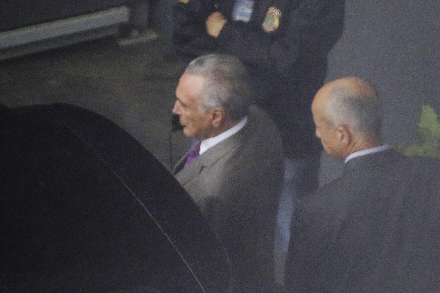 Resultado de imagem para Prisão de Temer tem 46m², sofá, TV, ar condicionado e 'sala de apoio'