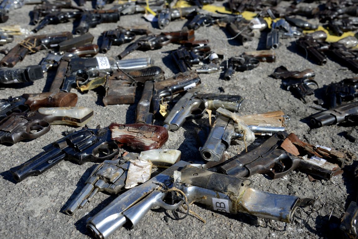 8.549 armas obsoletas e sem condições de uso na atividade policial são destruÃdas como parte das ações estruturantes conduzidas pelo Gabinete de Intervenção Federal, no Batalhão de Manutenção e Suprimento de Armas do Exército, na Vila Militar,