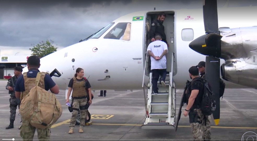 Presos envolvidos no massacre em Manaus são transferidos para presÃdios federais â?? Foto: TV Globo/Reprodução