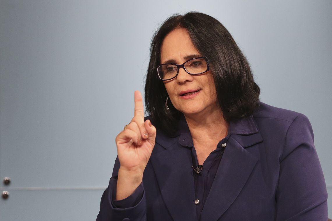 A ministra da Mulher, da FamÃlia e dos Direitos Humanos, Damares Alves, durante entrevista à Empresa Brasil de Comunicação (EBC).