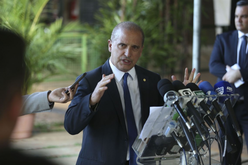 Resultado de imagem para Após rebelião de partidos, governo barra nomeações