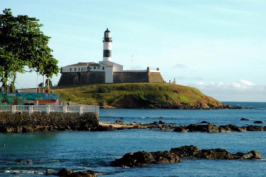 Resultado de imagem para fotos da praia do farol da bahia