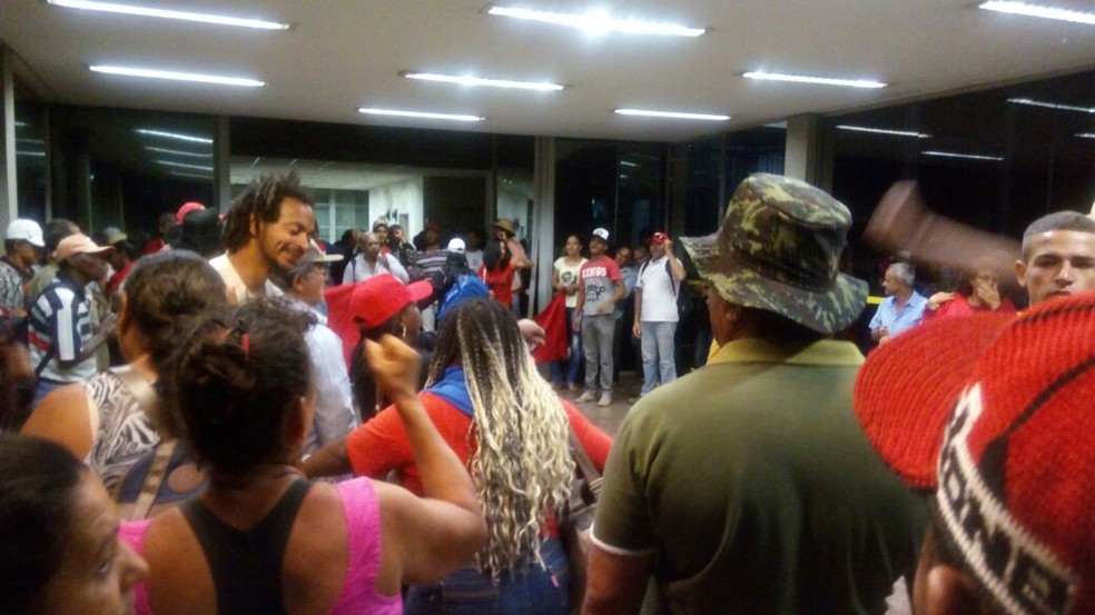Manifestantes do MST em frente ao Ministério do Planejamento (Foto: Divulgação)