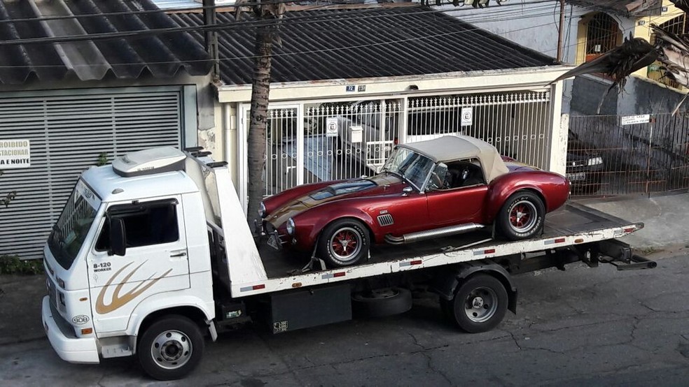 Carro de luxo Ã© apreendido em Cotia apÃ³s prisÃ£o de Laerte Codonho, dono da fabricante de refrigerantes Dolly (Foto: Arquivo Pessoal)