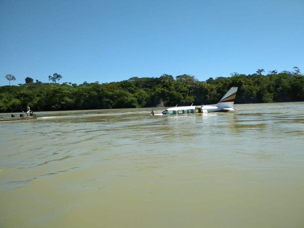 Piloto faz pouso forÃ§ado apÃ³s tiroteio dentro de aviÃ£o em Itaituba, no sudoeste do ParÃ¡. (Foto: ReproduÃ§Ã£o)