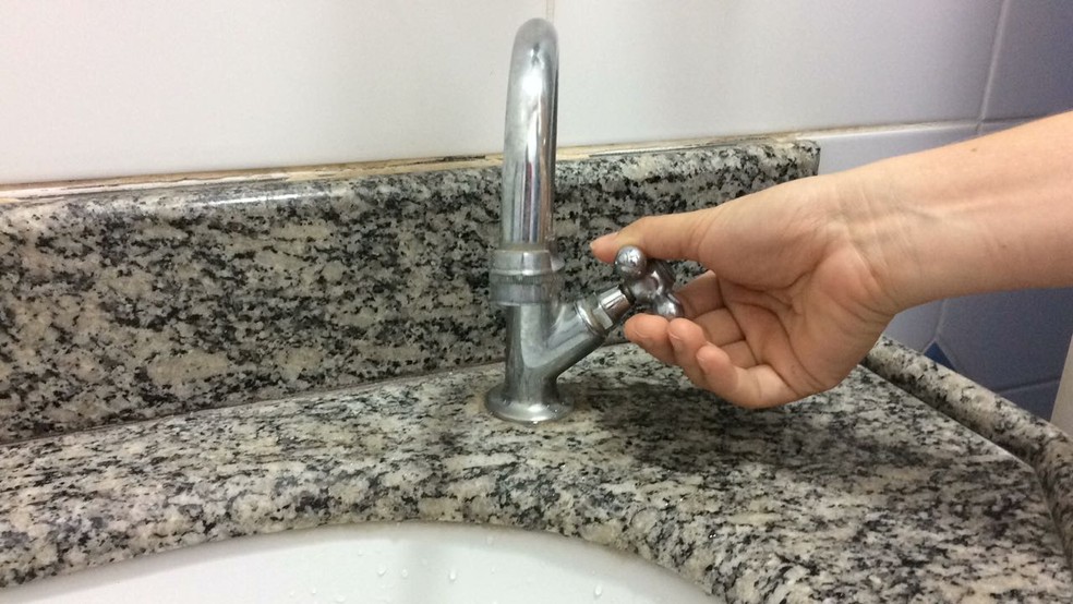 Abastecimento de Ã¡gua serÃ¡ interrompido em 7 bairros e localidades do subÃºrbio de Salvador, na terÃ§a (27); confira â?? Foto: Adonias Silva/G1