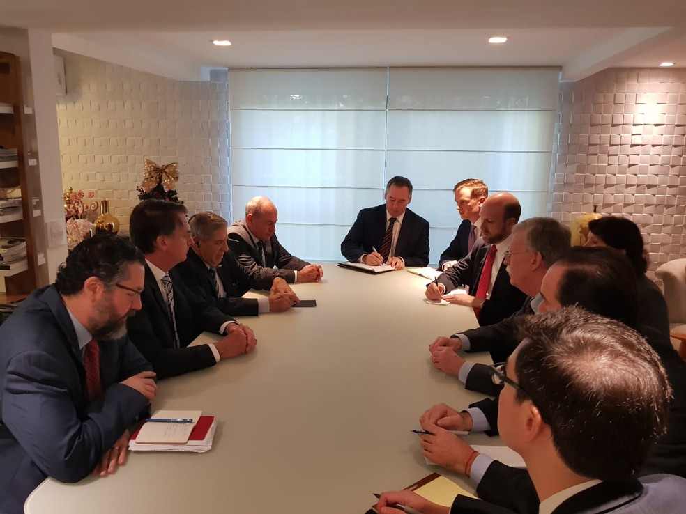 Reunião entre o presidente eleito, Jair Bolsonaro, e o conselheiro de Segurança dos Estados Unidos, John Bolton â?? Foto: Divulgação/Assessoria do presidente eleito