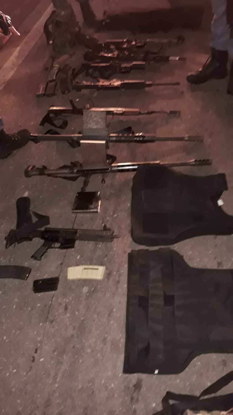 PolÃcia apreendeu armas e munições que estavam em poder dos bandidos â?? Foto: Divulgação/PolÃcia