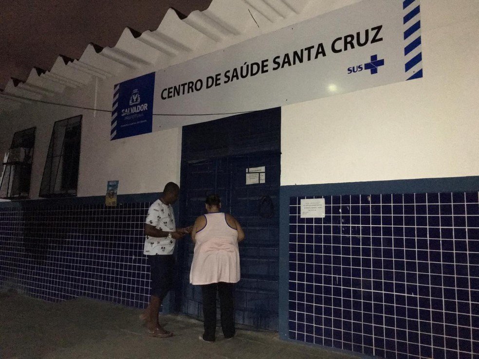 Posto de saÃºde que foi invadido e bandidos que fizeram servidores e pacientes refÃ©ns â?? Foto: Alan Oliveira/ G1