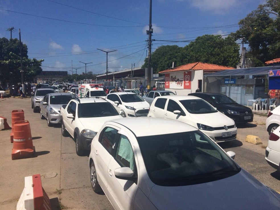 Ferry boat tem espera de 2h para motoristas em Bom Despacho â?? Foto: Dalton Soares/TV Bahia