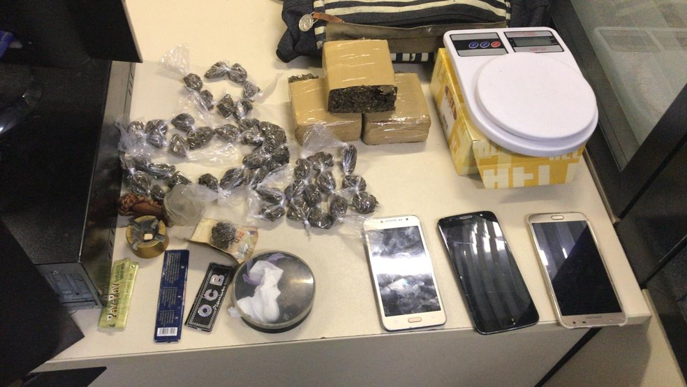 Material apreendido com quadrilha em Feira de Santana. TrÃªs suspeitos morreram â?? Foto: SSP/ DivulgaÃ§Ã£o