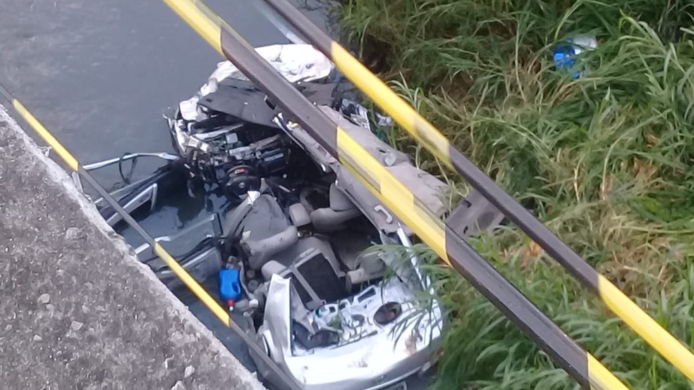 Carro ficou completamente destruÃ­do â?? Foto: Cid Vaz/TV Bahia